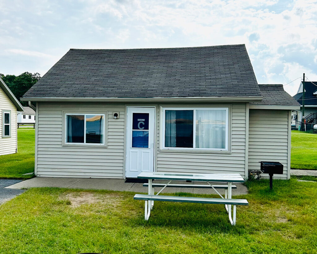 Cabin-C_5